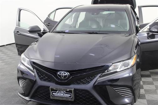 Midnight Black Metallic 2018 Toyota Camry SE