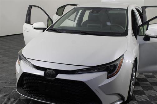 Super White 2020 Toyota Corolla LE