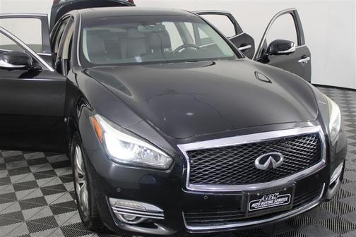 2017 INFINITI Q70 3.7X