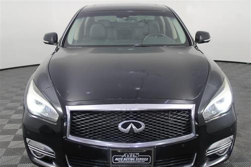 2017 INFINITI Q70 3.7X