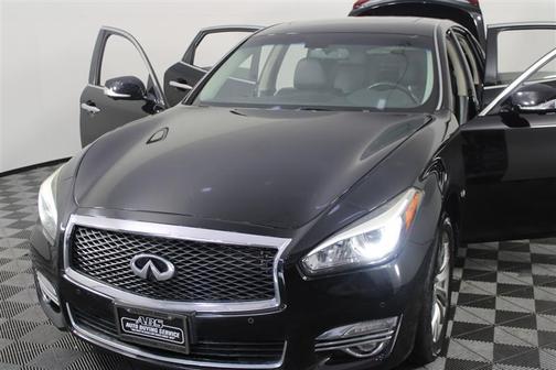 2017 INFINITI Q70 3.7X