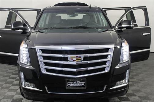 2017 Cadillac Escalade ESV Luxury