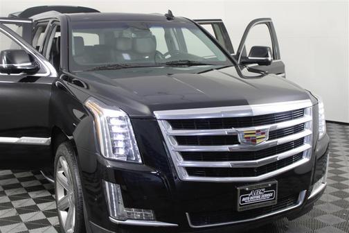 2017 Cadillac Escalade ESV Luxury