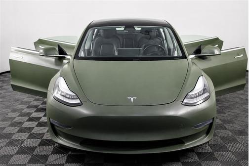 Pearl White Multi-Coat 2019 Tesla Model 3 Standard Range