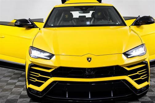 Gialllo Auge 2019 Lamborghini Urus