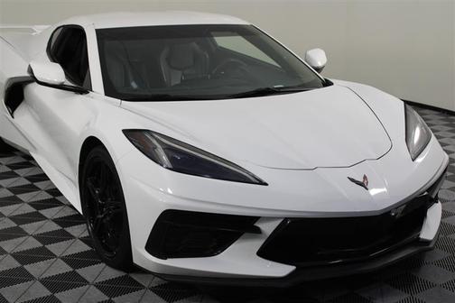 Arctic White 2020 Chevrolet Corvette Stingray w/1LT