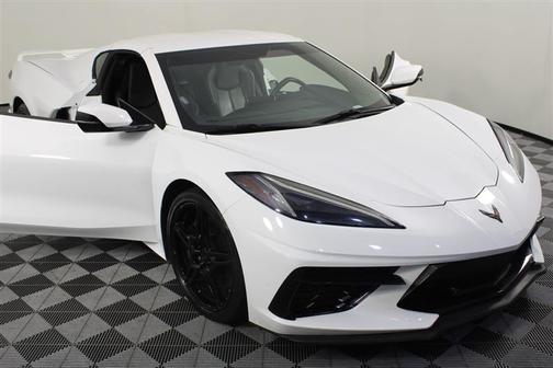 Arctic White 2020 Chevrolet Corvette Stingray w/1LT