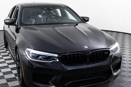 Black Sapphire Metallic 2019 BMW M5 Base
