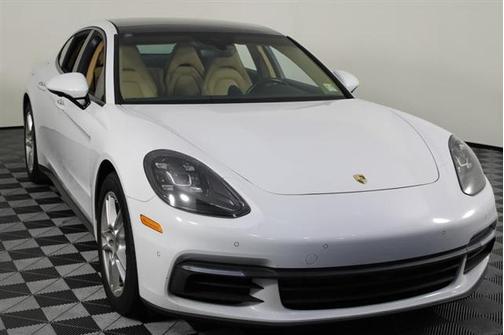 2017 Porsche Panamera 4