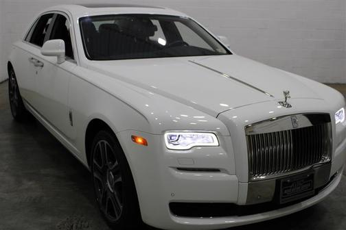 Photo 3 of 32 of 2016 Rolls-Royce Ghost