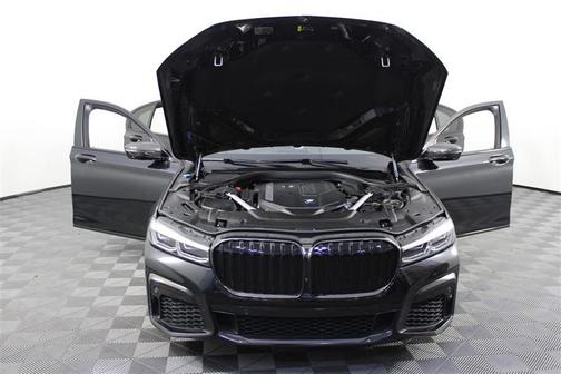Black Sapphire Metallic 2021 BMW 740 740i MSPORT