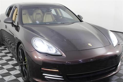 2013 Porsche Panamera 4 Platinum Edition