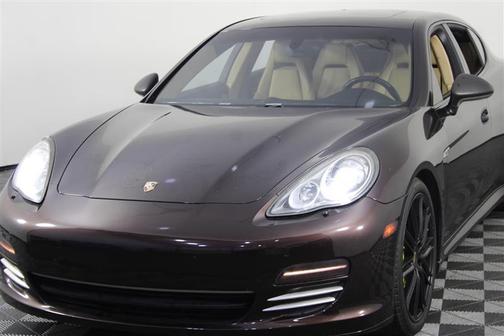 2013 Porsche Panamera 4 Platinum Edition