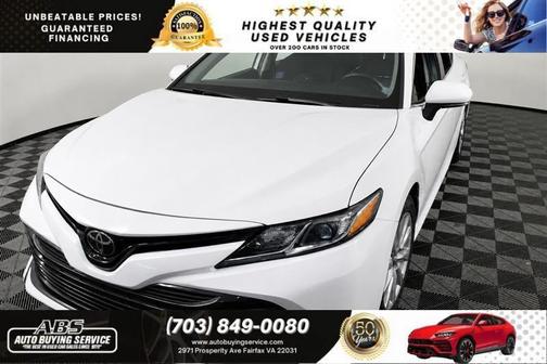 Super White 2018 Toyota Camry LE