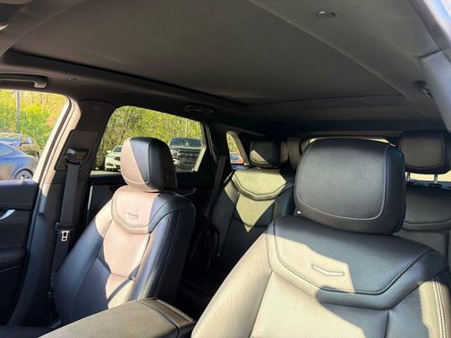 Crystal White Tricoat 2023 Cadillac XT5 Premium Luxury