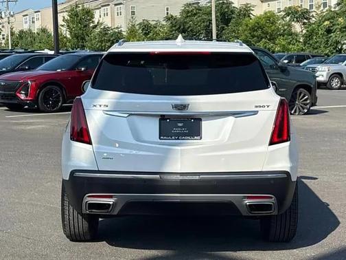 2022 Cadillac XT5 Premium Luxury