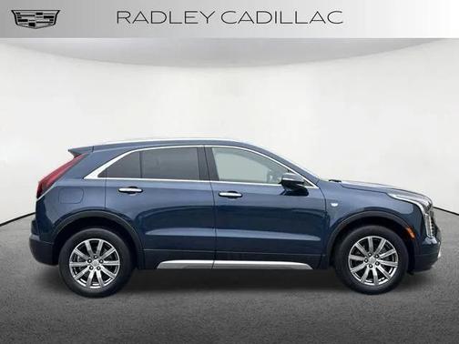 2022 Cadillac XT4 Premium Luxury
