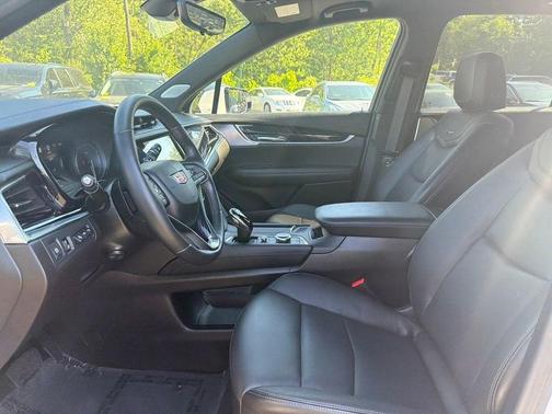 Crystal White Tri-Coat 2024 Cadillac XT6 Premium Luxury AWD