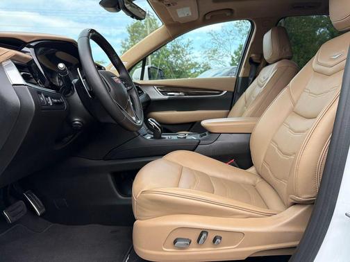 Crystal White Tri-Coat 2025 Cadillac XT6 Sport AWD