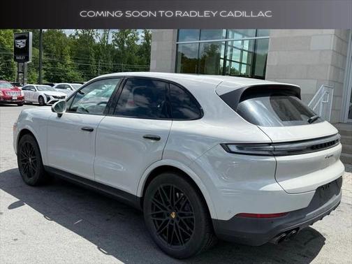 2024 Porsche Cayenne Base