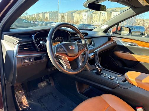 2022 Cadillac XT5 Premium Luxury