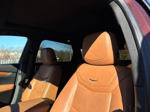 2022 Cadillac XT5 Premium Luxury