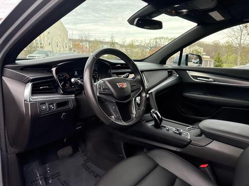 Argent Silver Metallic 2023 Cadillac XT5 Luxury