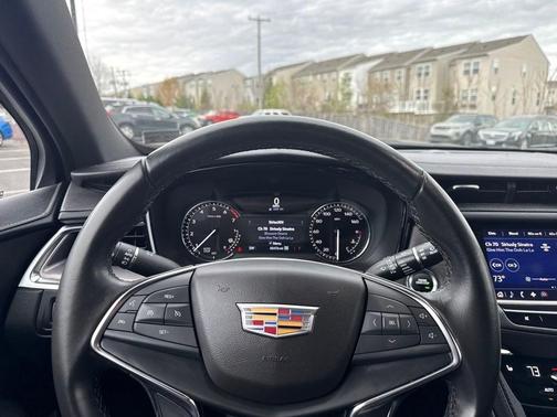 Argent Silver Metallic 2023 Cadillac XT5 Luxury