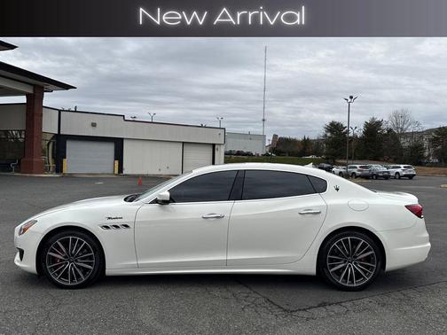 2022 Maserati Quattroporte Modena Q4