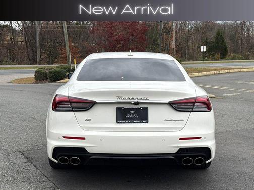 2022 Maserati Quattroporte Modena Q4