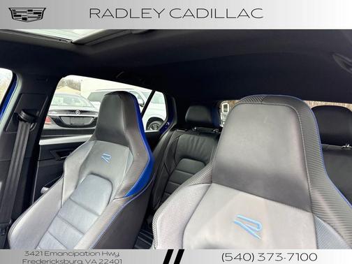 2024 Volkswagen Golf R 2.0T Manual