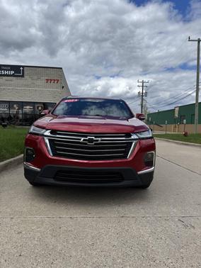 Radiant Red Tintcoat 2023 Chevrolet Traverse LT Cloth