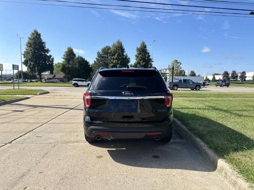 2016 Ford Explorer Base