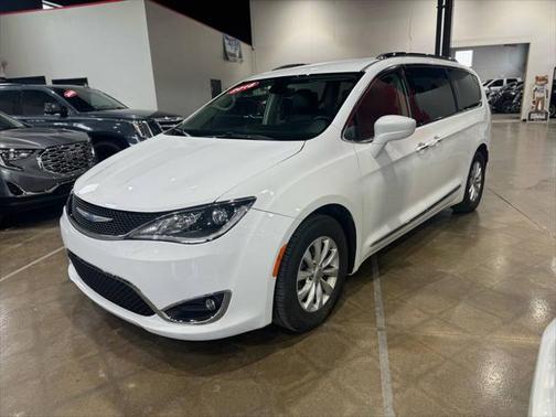 2018 Chrysler Pacifica Touring-L Plus