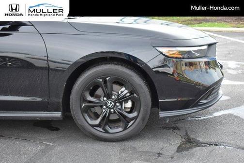 Crystal Black Pearl 2025 Honda Accord SE