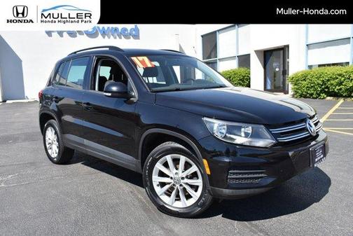 Deep Black Pearl Effect 2017 Volkswagen Tiguan Limited 2.0T S