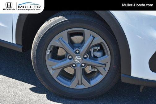 Platinum White Pearl 2027 Honda HR-V LX