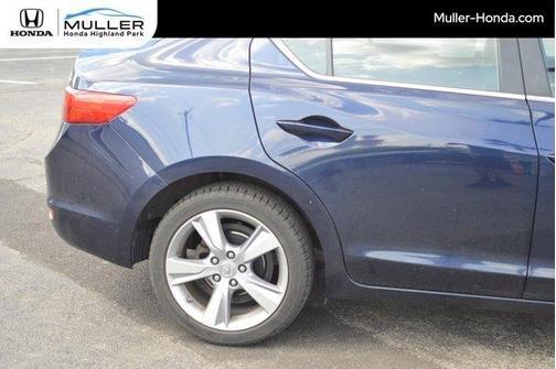 2013 Acura ILX 2.0L w/Premium Package