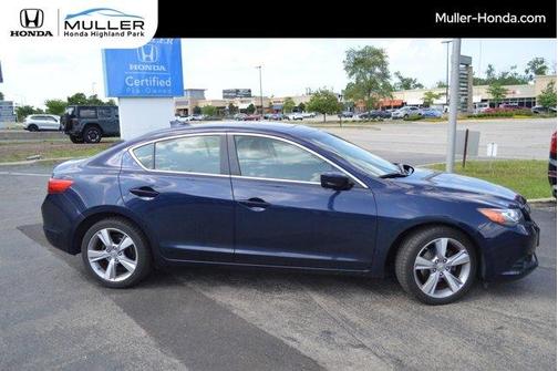 2013 Acura ILX 2.0L w/Premium Package