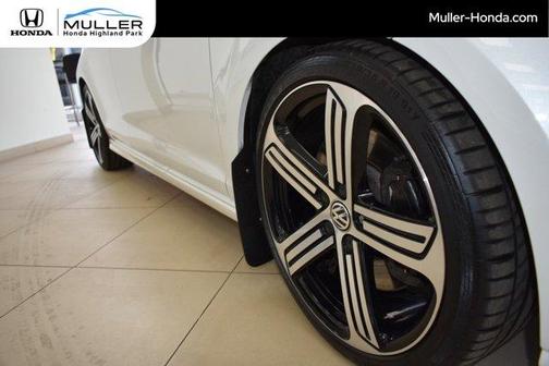 2016 Volkswagen Golf R 4-Door