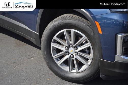 2023 Chevrolet Traverse LT Leather