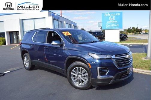 2023 Chevrolet Traverse LT Leather