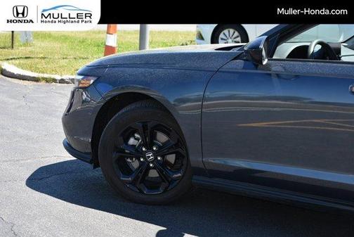 Meteorite Gray Metallic 2025 Honda Accord SE