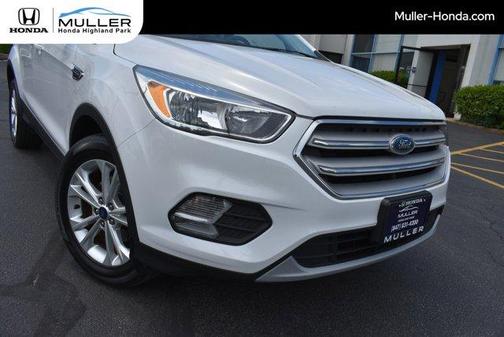 Oxford White 2018 Ford Escape SE