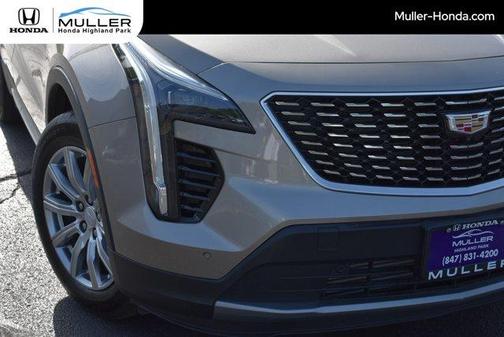 Latte 2023 Cadillac XT4 Premium Luxury