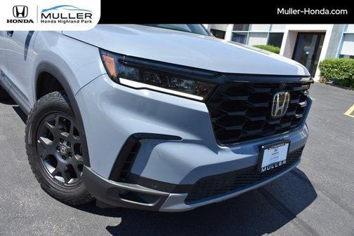 Sonic Gray Pearl 2025 Honda Pilot TrailSport