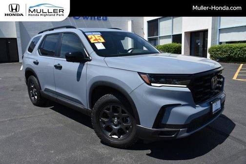 Sonic Gray Pearl 2025 Honda Pilot TrailSport
