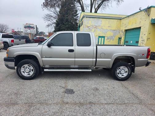 2003 Chevrolet Silverado 2500 LS H/D Extended Cab
