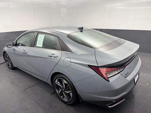 2022 Hyundai ELANTRA HEV Limited