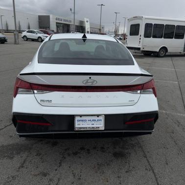 2025 Hyundai ELANTRA HEV SEL Sport